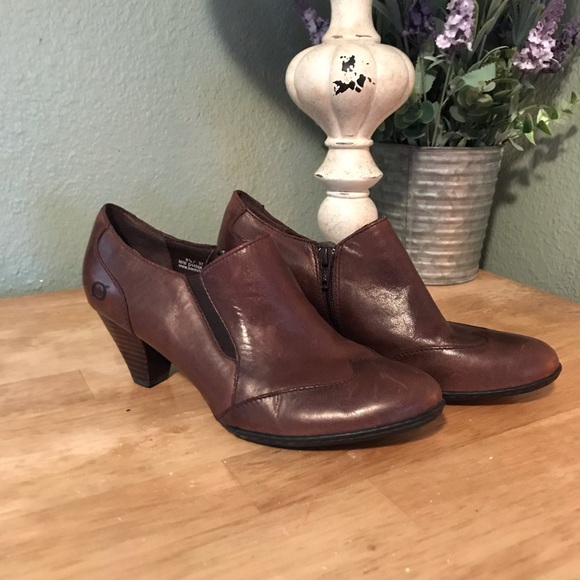 Born Shoes - “Born” ankle boot with zipper